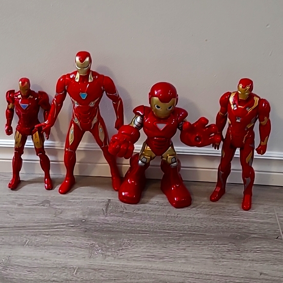 4 Iron Man Action Figures - Picture 1 of 3